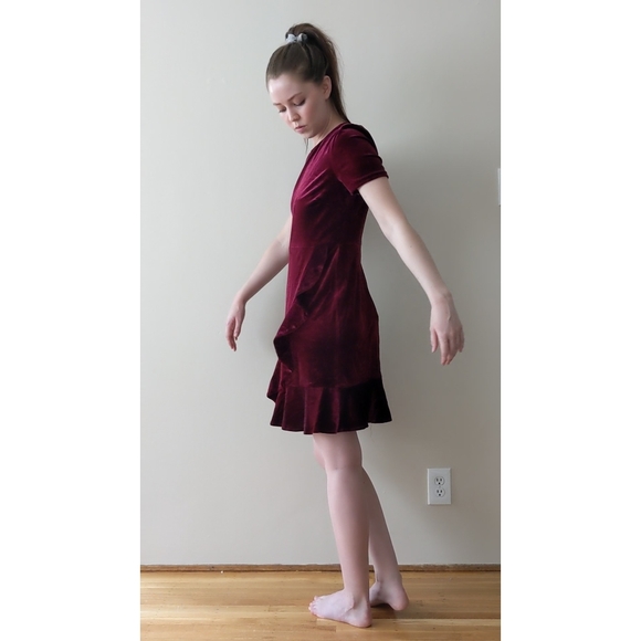 Short-Sleeve Ruffle Velvet Dress - Picture 6 of 6